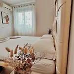 Lejlighed Cozy Rooftop - Your Home, Away From Home! Tirana