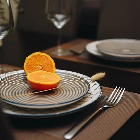 Cozy Rooftop - Your Home, Away From Home! דירה טיראנה