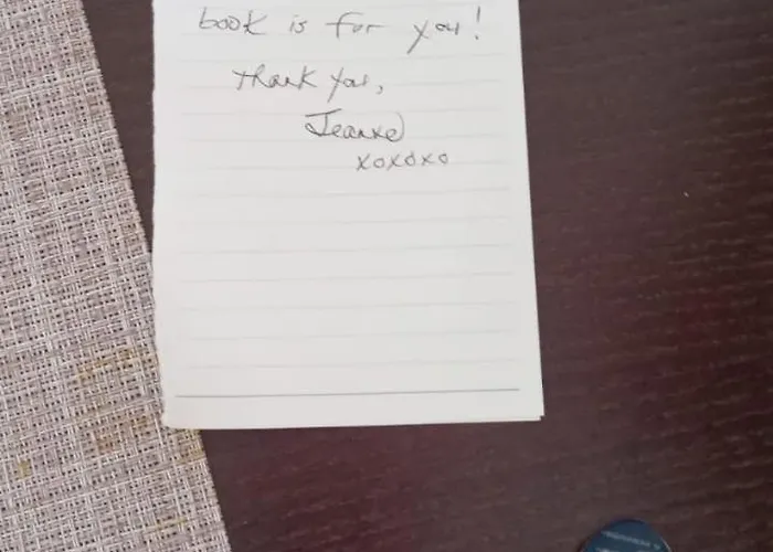 Cozy Rooftop - Your Home, Away From Home! Apartment *