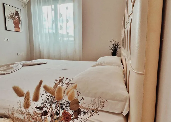 Apartment Cozy Rooftop - Your Home, Away From Home! Tirana