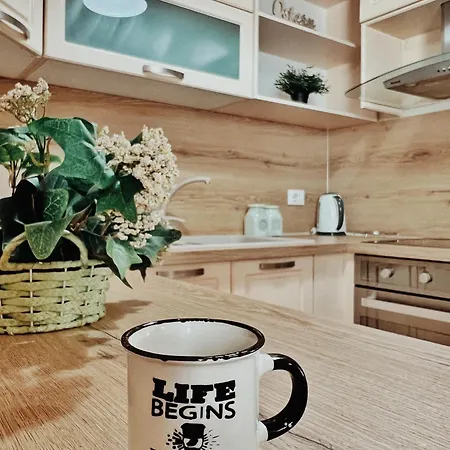 Apartment Cozy Rooftop - Your Home, Away From Home! Tirana