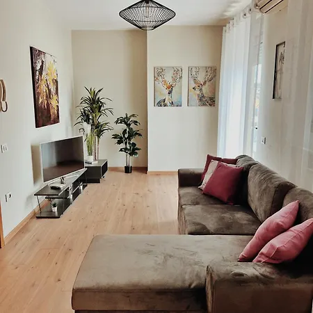 Cozy Rooftop - Your Home, Away From Home! * تيرانا