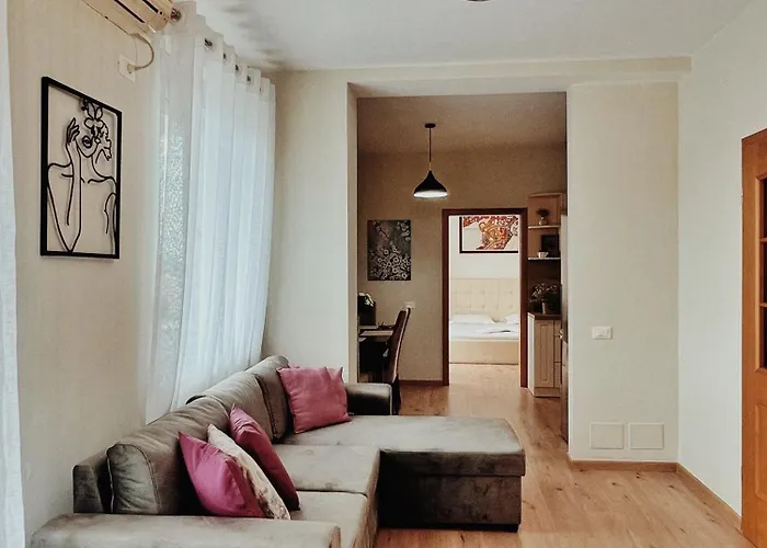 Cozy Rooftop - Your Home, Away From Home! تيرانا