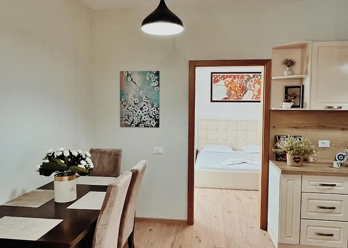 Cozy Rooftop - Your Home, Away From Home! شقة